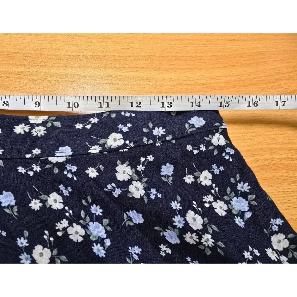 Hollister Mini Skirt Large Ultra High Rise Floral 90s Style Ditzy Casual Retro - Picture 4 of 15
